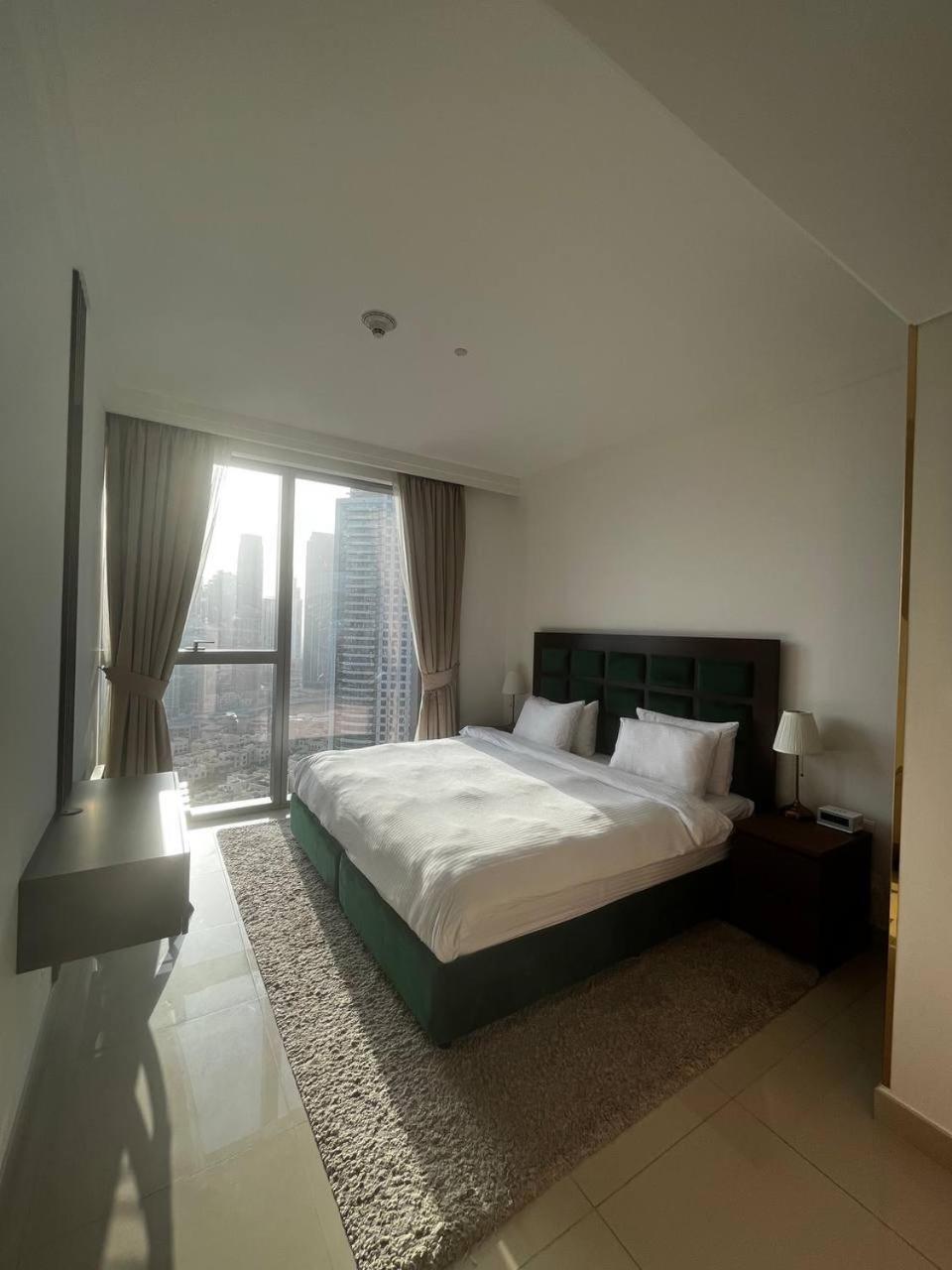 Burj Khalifa View, 3 Bedroom Apartment In Boulevard Point, Connected To Dubai Mall Exterior photo